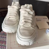 Scarpe mcqeen mod.new court