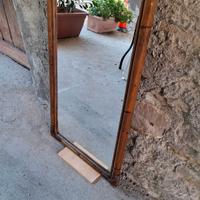 Specchio vintage con cornice in bamboo scurito