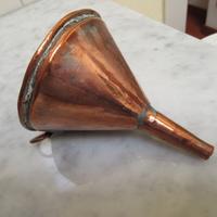 Imbuto antico in rame