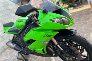 Kawasaky Ninja ZX6 R +tuta+2cerchi+2gomme+serbatoi