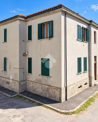 4 LOCALI A FRANCAVILLA AL MARE