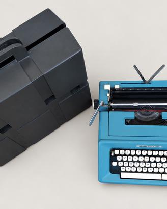 Olivetti Studio 46 azzurra con valigetta originale