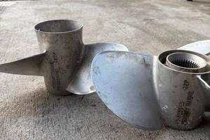 Coppia Eliche Mercury Marine 22P Acciaio