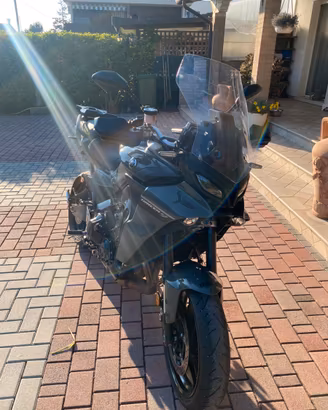 Moto Yamaha Tracer 900