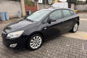 Opel Astra 1.6 115CV 5 porte Cosmo