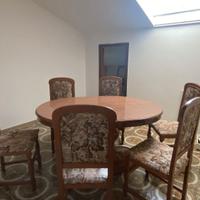 Tavolo in legno massello con 6 sedie