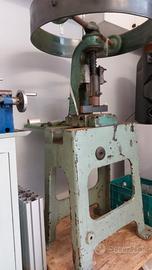 Pressa a bilanciere manuale