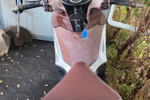 MOTO BEVERLY 300