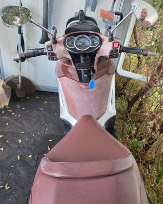 MOTO BEVERLY 300