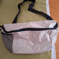 Marsupio unisex super leggero e capiente.