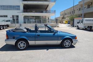 Si vende auto d'epoca cabrio
