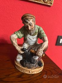 Statuetta vintage in ceramica