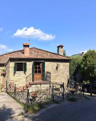 Rustico / Casale di 82 m² con 4 locali a Rufina