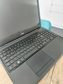 Notebook ACER privo di hard disk e caricabatterie 