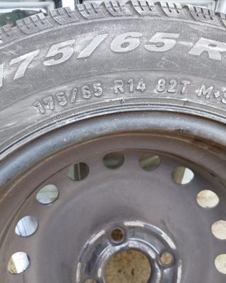4 Ruote Invernali Pirelli 175/65 R14 con cerchi