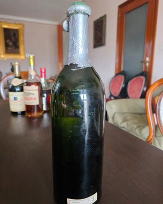 bottiglia vintage di Pernod 45 Liqueur d'Anis