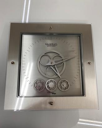 Orologio da tavolo con ingranaggi