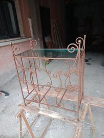 Mobile in ferro e vetro