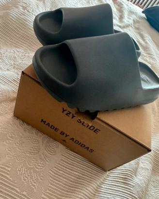 YZY SLIDE