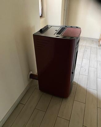 Stufa a Pellet Bordeaux – Design Moderno