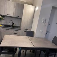 Tavolo allungabile moderno