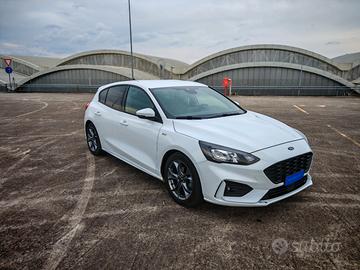Ford Focus ST line 1.0 Ecoboost hybrid 125cv