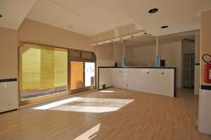 Bettolle (SI), locale commerciale fronte strada
