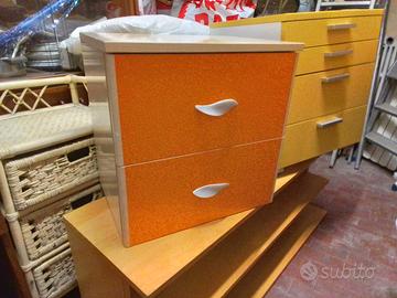 Poltroncina ergonomica comodini mobiletv cassettie