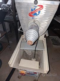 Macchina per pasta sfoglia