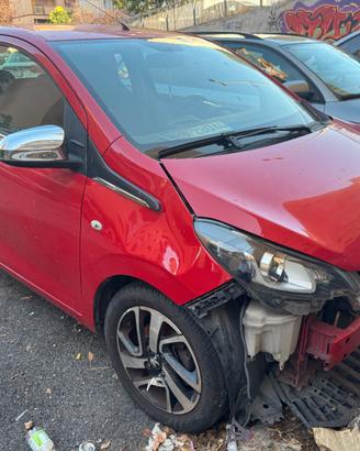 Peugeot 108 Incidentata Frontalmente