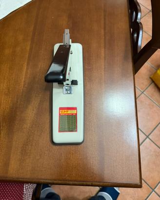 Cucitrice professionale SUMY