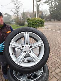4 cerchi originali BMW da 17" gommati Pirelli