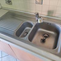 vasca lavandino cucina con rubinetto miscelatore 