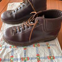 Scarponcino trekking vintage Gaerne nuovo