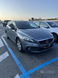 Volvo v 40 cross