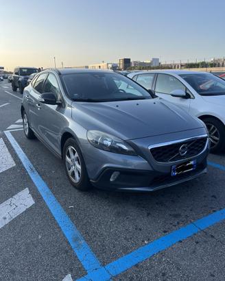 Volvo v 40 cross