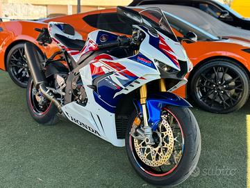 CBR 1000 RR-R SP 30th ANNIVERSARY