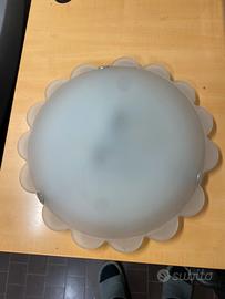 Plafoniera a forma di fiore
