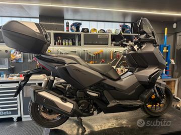Honda adv 350