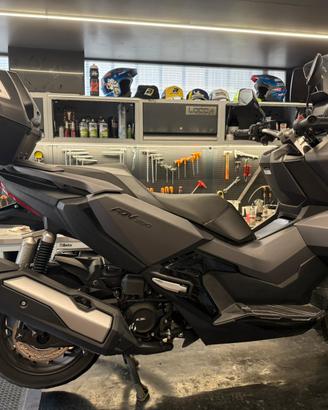 Honda adv 350