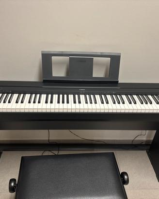 Yamaha P45 + supporto + panchetto 590€
