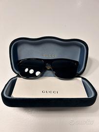 Occhiali da sole Gucci pari al nuovo
