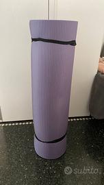 Tappetino per esercizi fisici e yoga