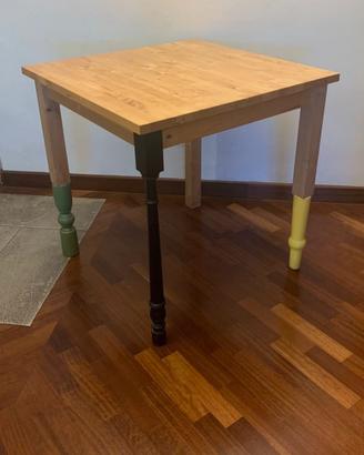 Tavolo quadrato Ikea "hacked"