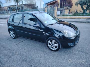 Ford Fiesta 1.2 GPL neo patetati come nuova