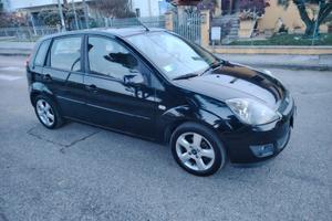Ford Fiesta 1.2 GPL neo patetati come nuova