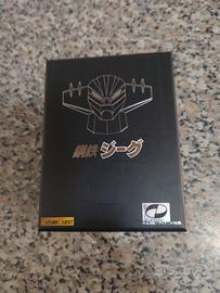 Testa Jeeg robot in metallo con catenina