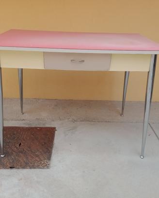 Tavolo da cucina vintage
