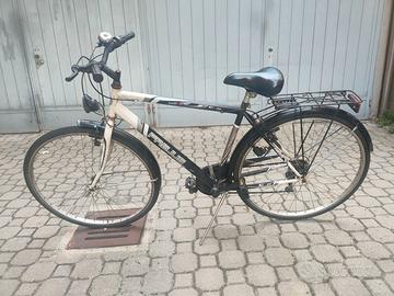 Bicicletta city bike bici 28 con catena antifurto