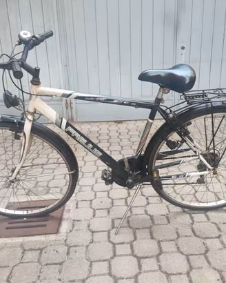 Bicicletta city bike bici 28 con catena antifurto